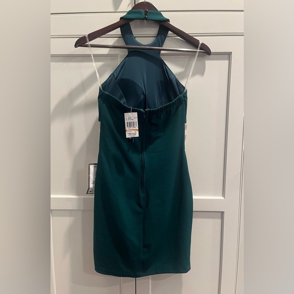 SPEECHLESS green stretch knit halter neck dress with beaded waist Sz. 3 NWT - Picture 5 of 9